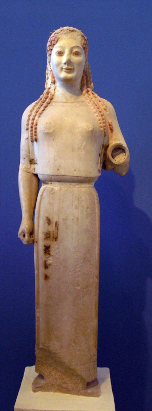 古代ギリシャのペプロスのコレー像